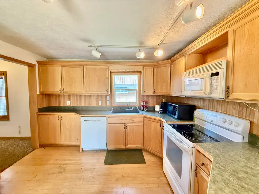 814 Superior St, Sault Ste Marie, MI 49783 - #3