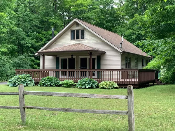 2962 W Spruce St, St. Ignace, MI 49781