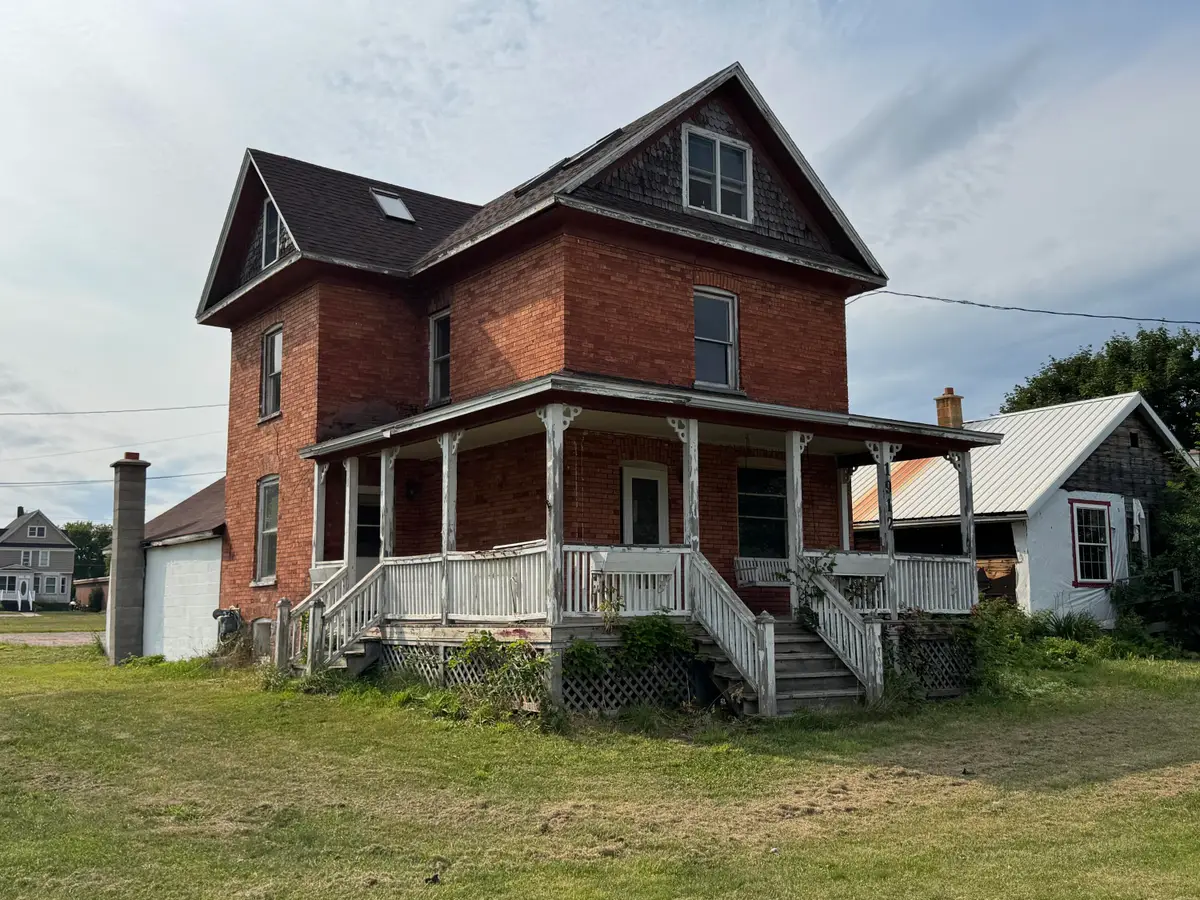 1912 Tweed St, Sault Ste Marie, MI 49783 - #1
