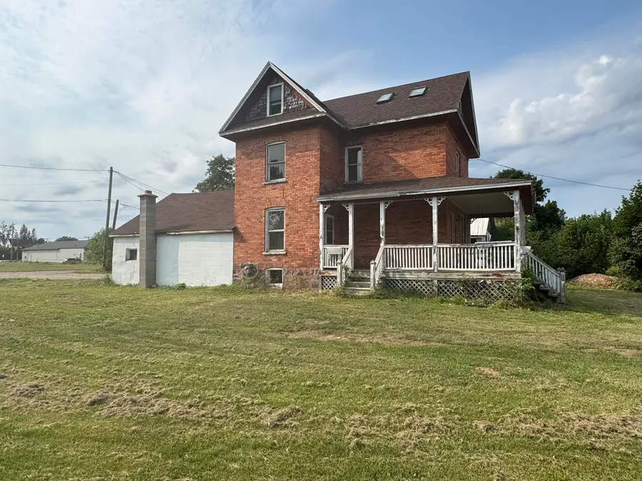 1912 Tweed St, Sault Ste Marie, MI 49783 - #2