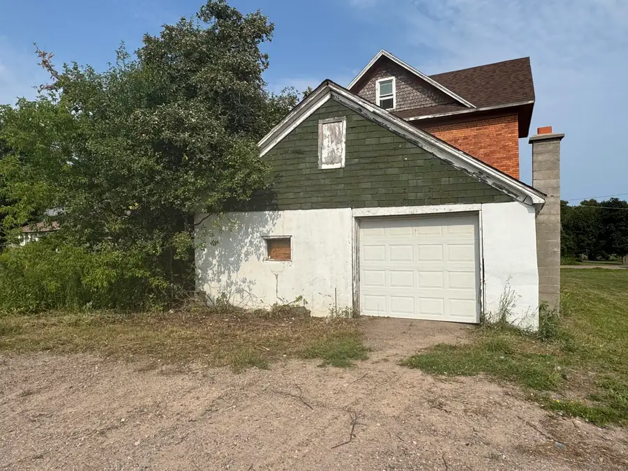 1912 Tweed St, Sault Ste Marie, MI 49783 - #3