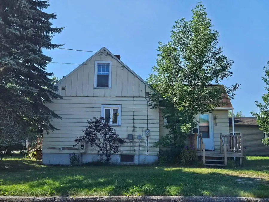 1900 Davitt St, Sault Ste Marie, MI 49783 - #3