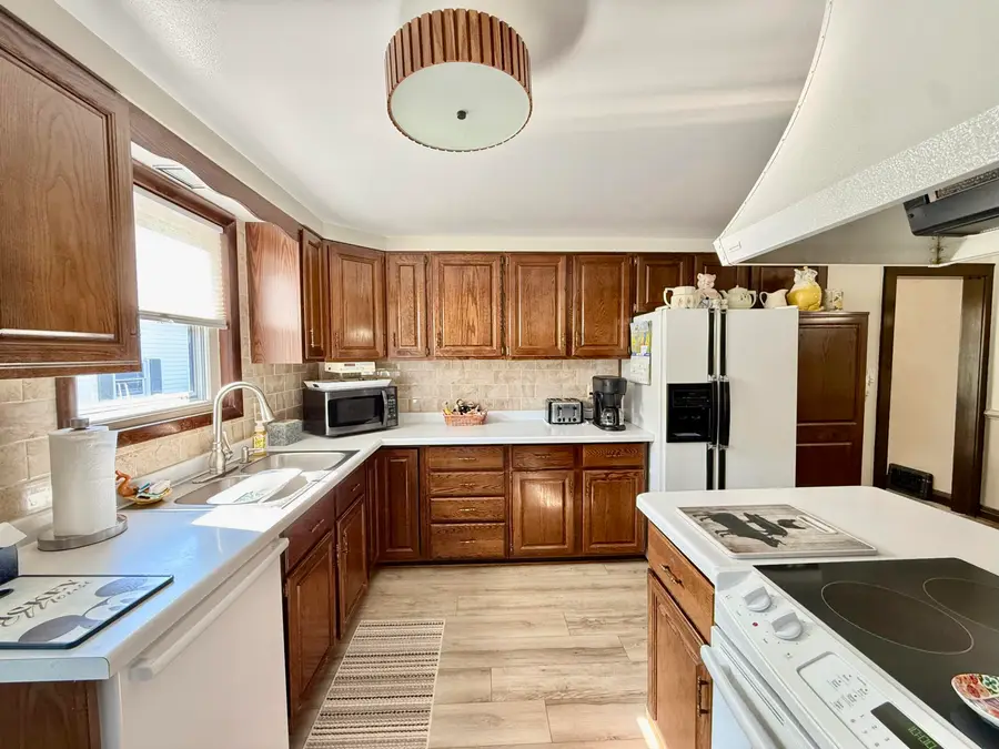 1015 Kimball St, Sault Ste Marie, MI 49783 - #2