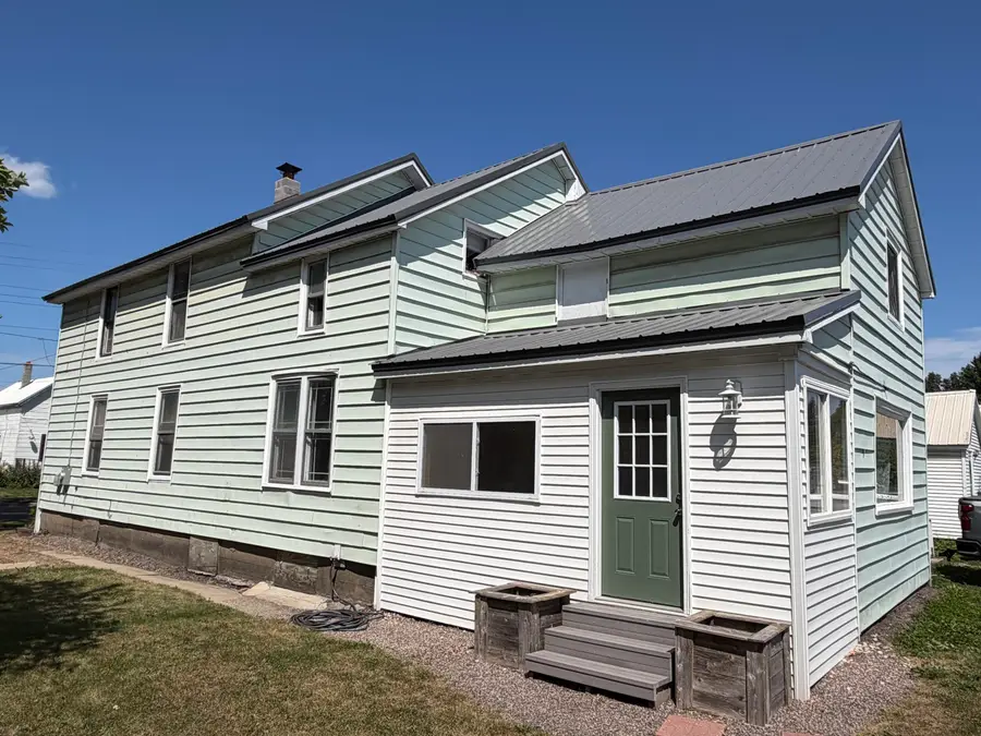 709 Court St, Sault Ste Marie, MI 49783 - #2