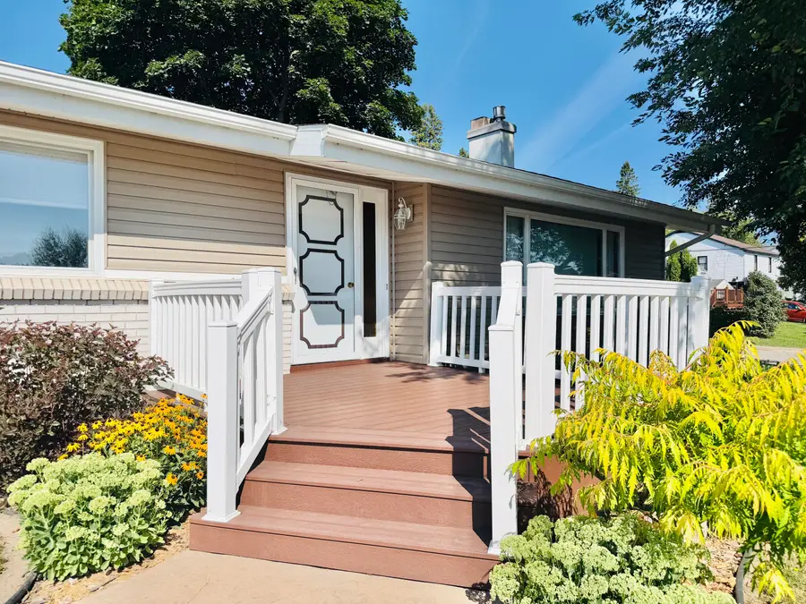 1402 Park St, Sault Ste Marie, MI 49783 - #3