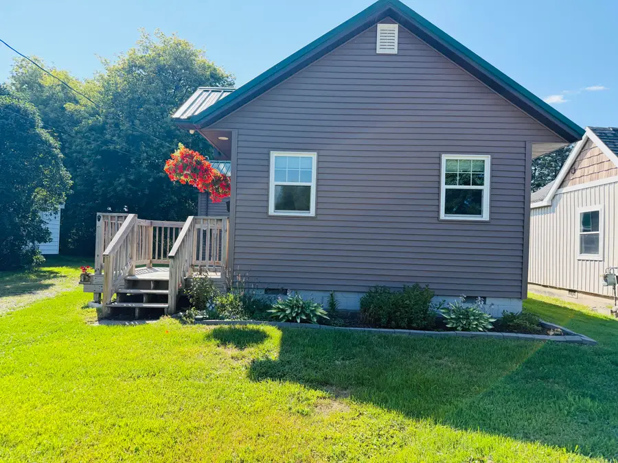 1604 Ryan Ave, Sault Ste Marie, MI 49783 - #2
