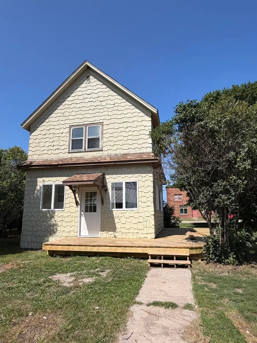 1509 W 4th Ave, Sault Ste Marie, MI 49783 - #2
