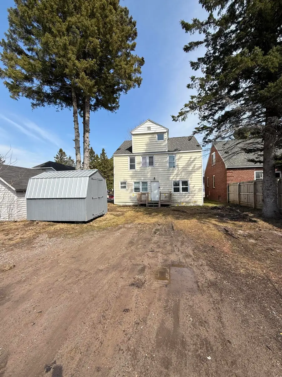 1206 Augusta St, Sault Ste Marie, MI 49783 - #2