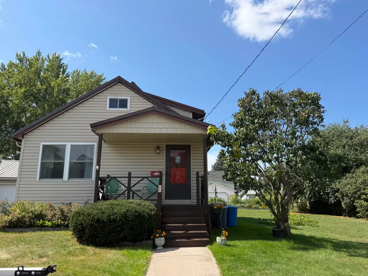 812 Superior St, Sault Ste Marie, MI 49783 - #1