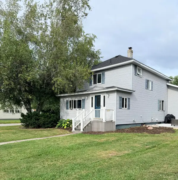1301 Young St, Sault Ste Marie, MI 49783