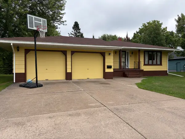 1607 Augusta St, Sault Ste Marie, MI 49783