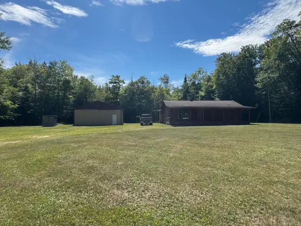 W14871 Sandtown Rd, Engadine, MI 49827