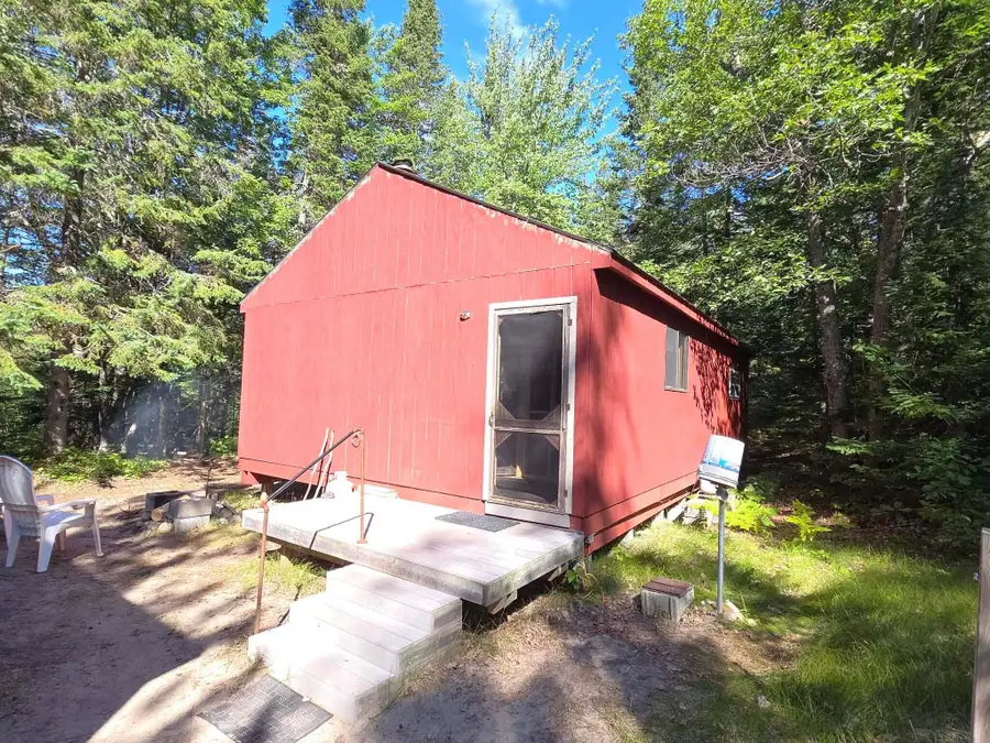 33272 W Betsy River Rd, Paradise, MI 49768 - #2