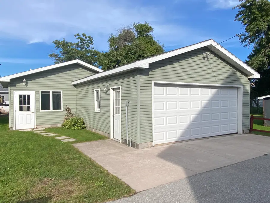 533 Maple St, Sault Ste Marie, MI 49783 - #3