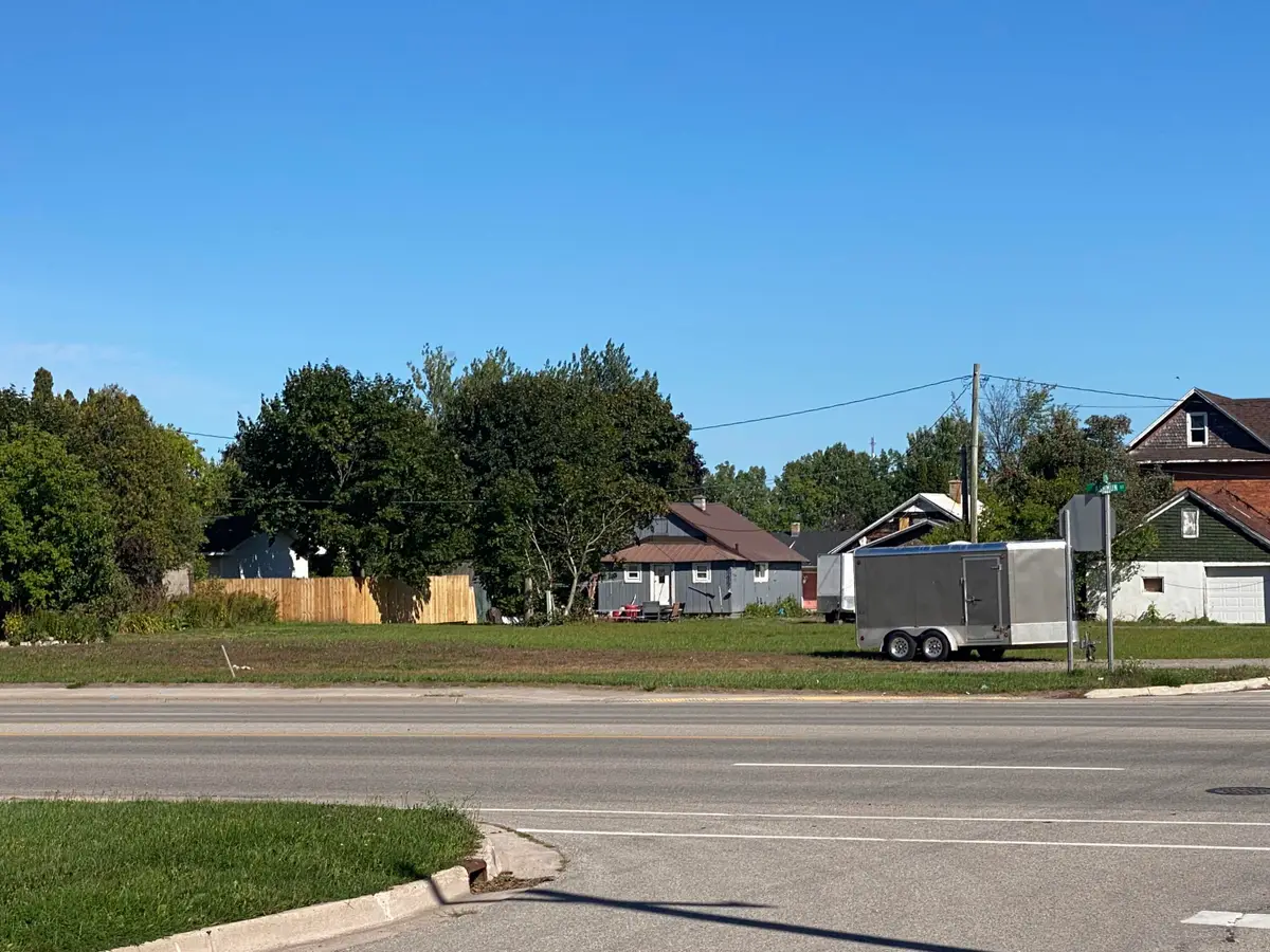 000 Ashmun St, Sault Ste Marie, MI 49783 - #1