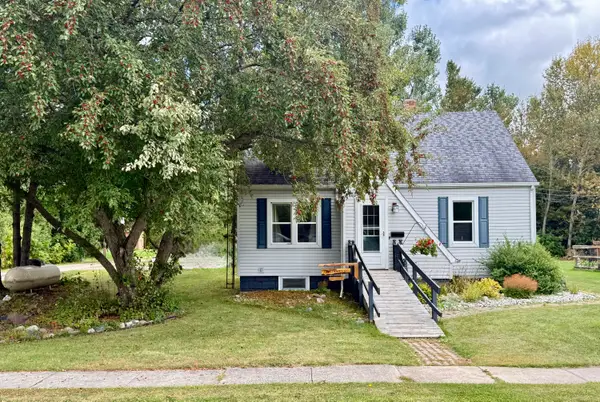 121 S Dewey St, Pickford, MI 49774