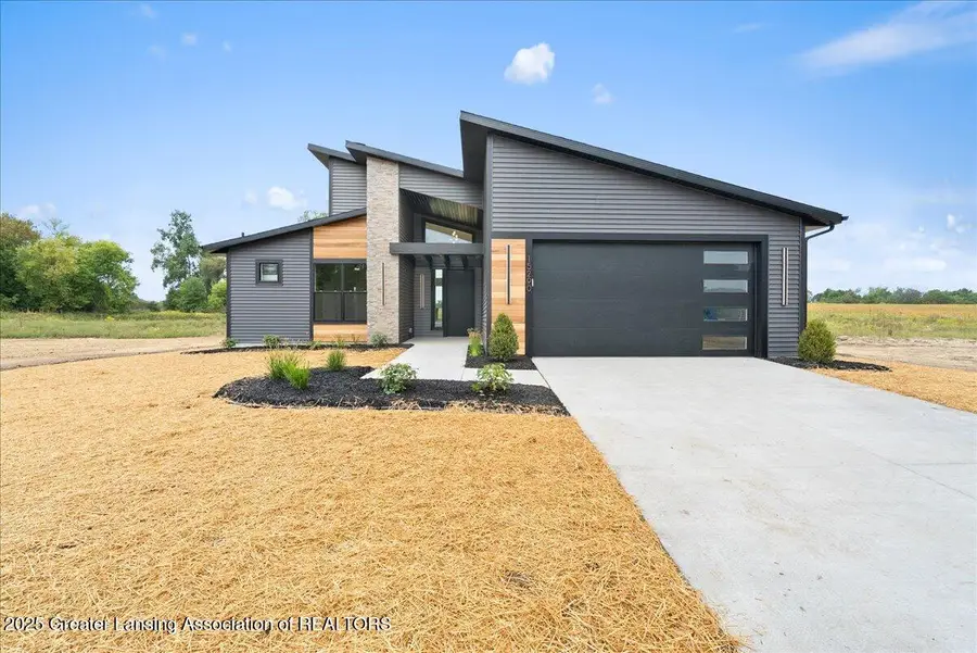 15260 Nottingham Fields Parkway, Lansing, MI 48906 - Image #2