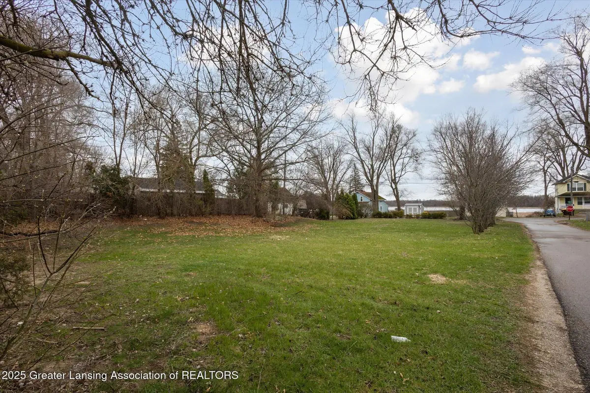 15385 Temple Drive, Bath, MI 48808 - Image #1