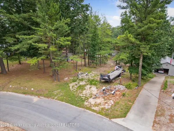 8511 W Easy Street, Mears, MI 49436