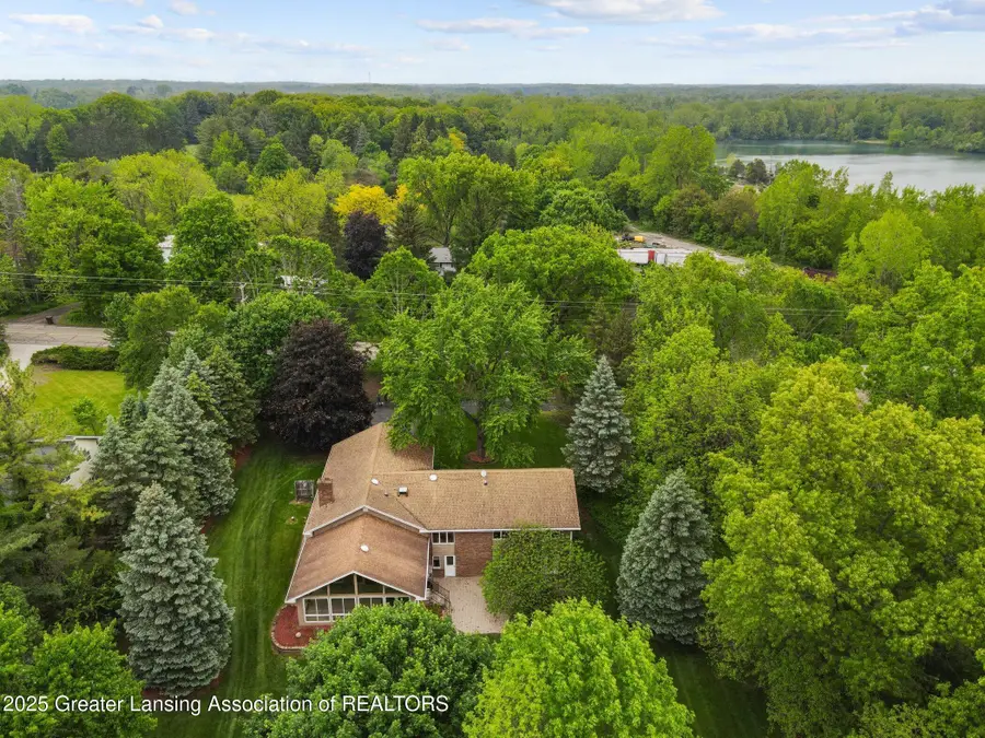 1346 E Howe Road, Dewitt, MI 48820 - Image #2