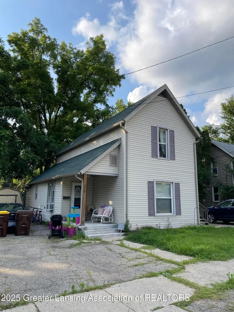 209 Mineral Street, Grand Ledge, MI 48837 - Image #2