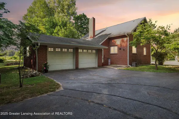 1977 Ives Road, Leslie, MI 49251