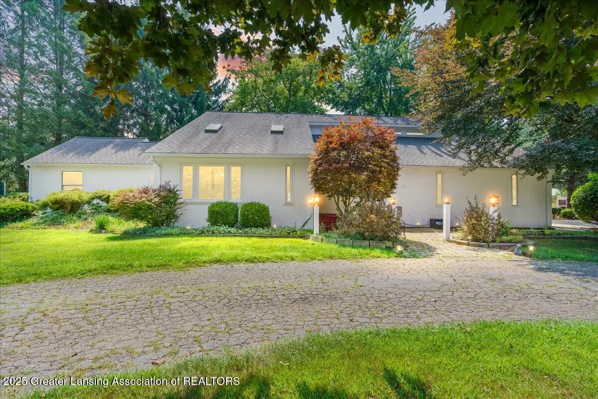 2015 Sunset Drive, Owosso, MI 48867 - Image #1