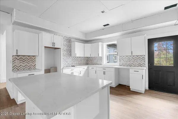 5323 Ann Arbor Road, Jackson, MI 49201