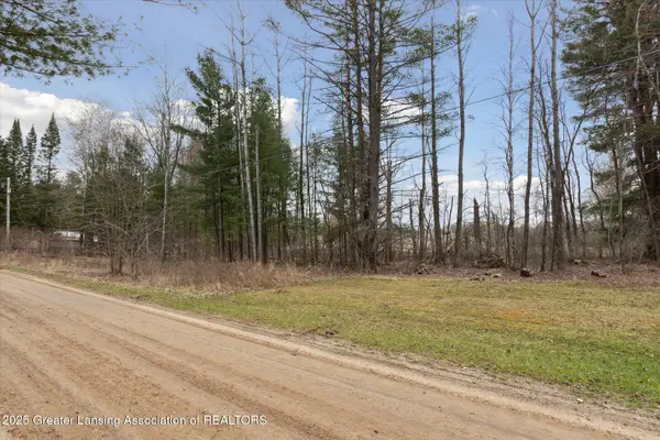 5301 Evarts Drive, Lake, MI 48632