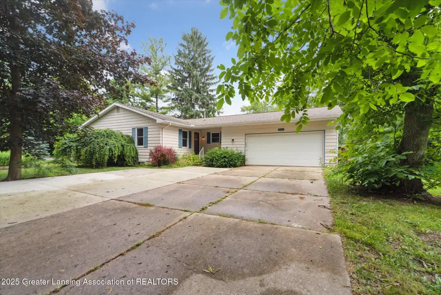 10015 Burgundy Boulevard, Dimondale, MI 48821 - Image #3