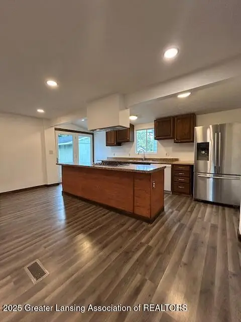 606 W Gibbs Street, Saint Johns, MI 48879 - Image #2