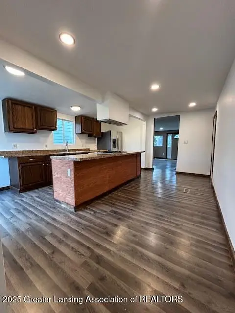 606 W Gibbs Street, Saint Johns, MI 48879 - Image #3