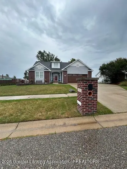 1812 Hollowbrook Drive, Holt, MI 48842