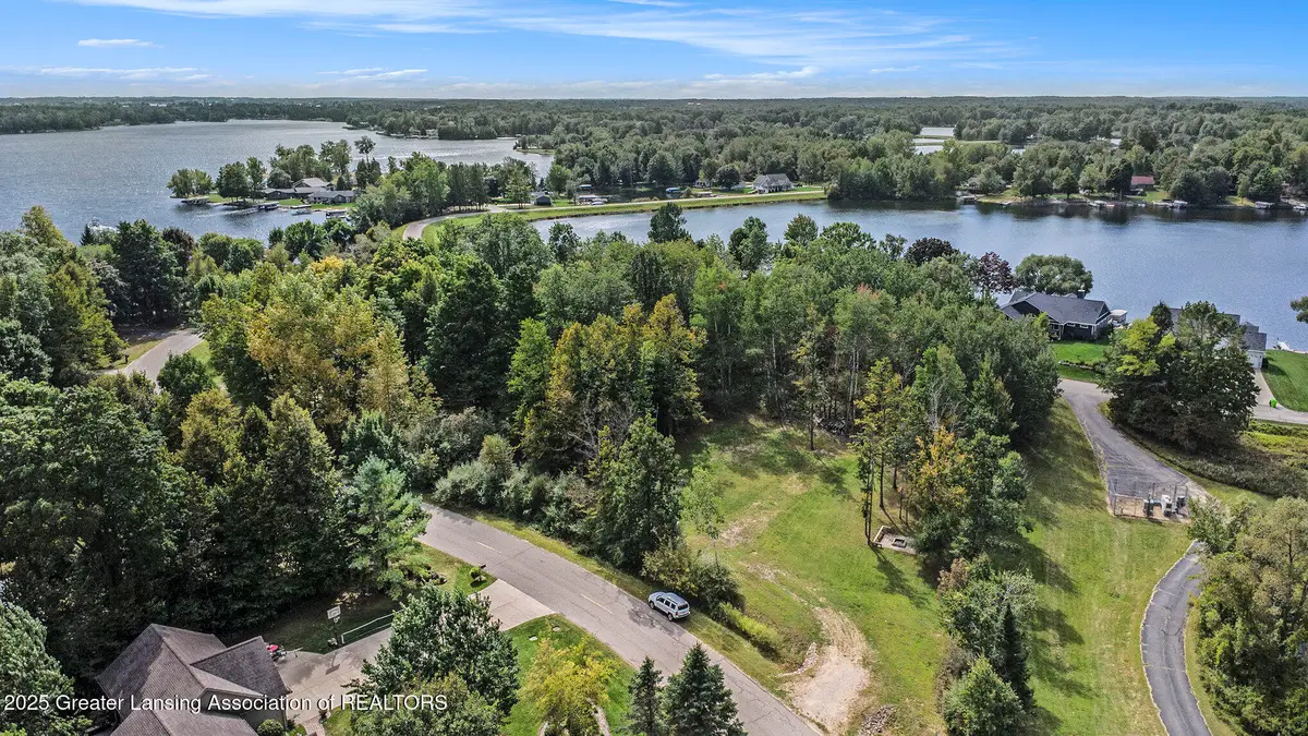 5165 Islanders Way, Gladwin, MI 48624 - Image #1