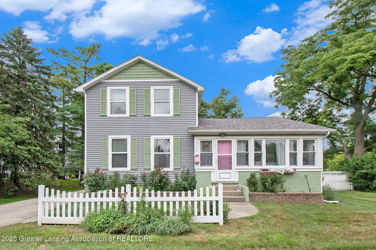 133 E Columbia Street, Mason, MI 48854 - #1