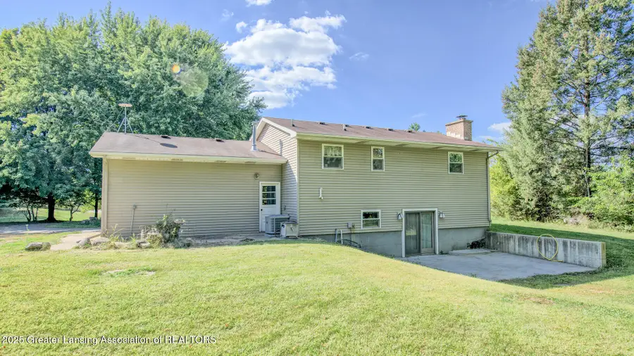 27 Charlotte Street, Mulliken, MI 48861 - Image #2