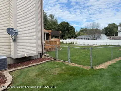 5560 Strawberry Lane, Haslett, MI 48840 - Image #3