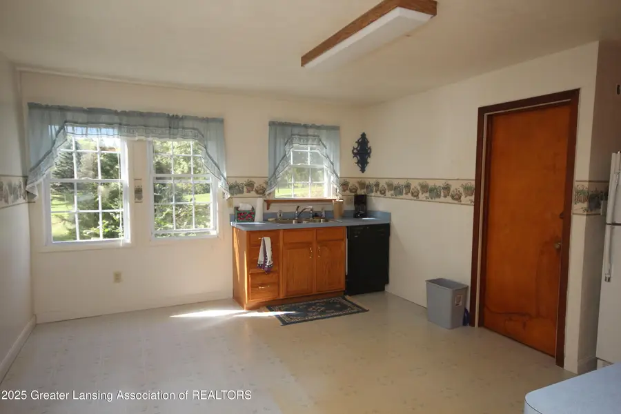 1694 W Solon Road, Dewitt, MI 48820 - Image #2