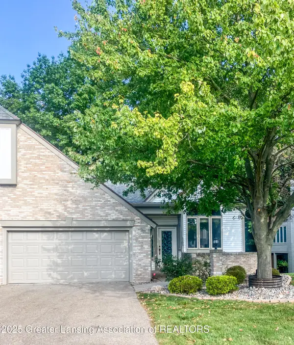 1205 Woodmeadow #201, Lansing, MI 48917