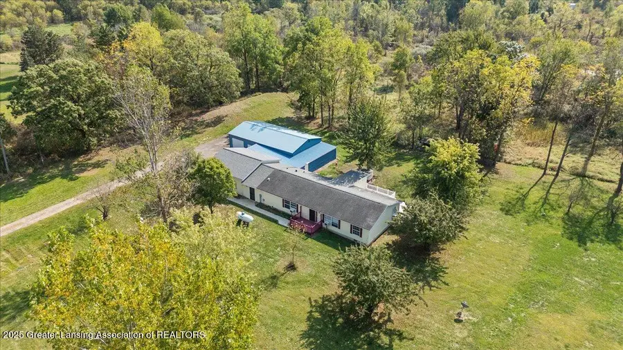 998 E Butterfield Highway, Charlotte, MI 48813 - #2