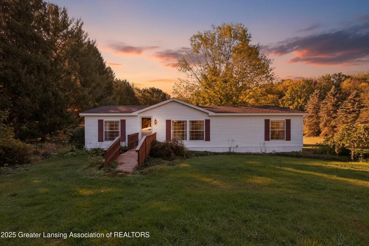 7294 E 5 Point Highway, Eaton Rapids, MI 48827 - #1