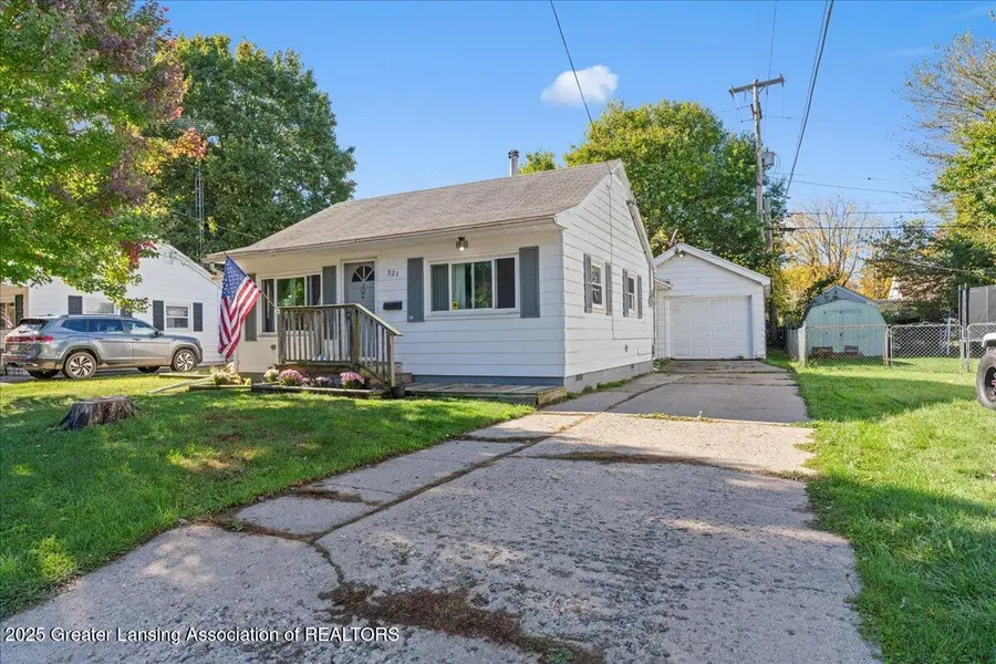 921 Dingwall Drive, Owosso, MI 48867 - Image #2