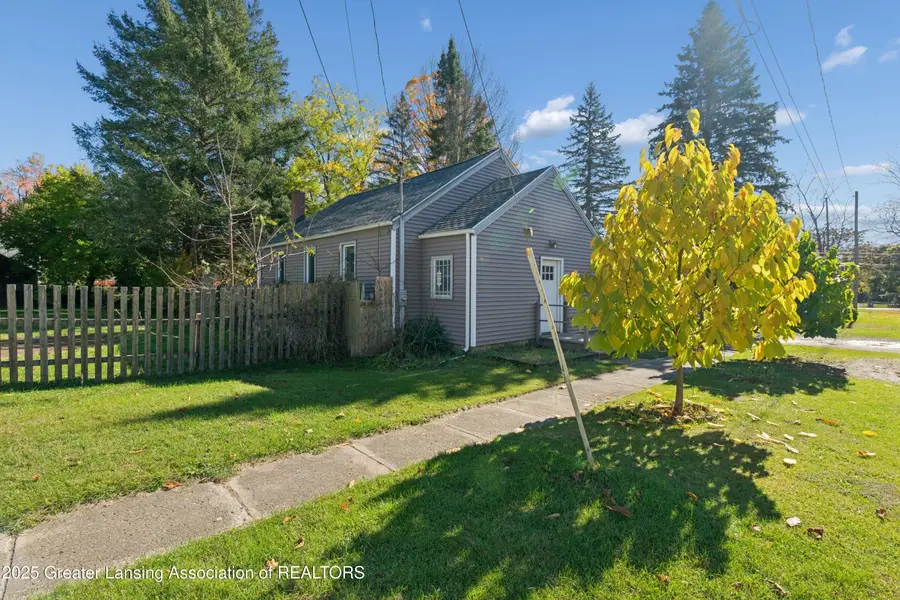 106 Phelps Street, Laingsburg, MI 48848 - Image #2