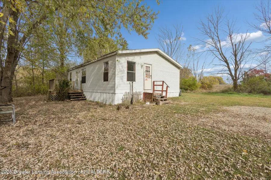 2555 Potter Road, Leslie, MI 49251 - Image #2