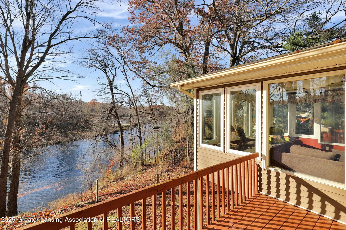 1037 W Main Street, Grand Ledge, MI 48837 - Image #1