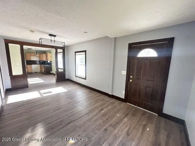 531 Torrance Court, Lansing, MI 48910 - Image #2