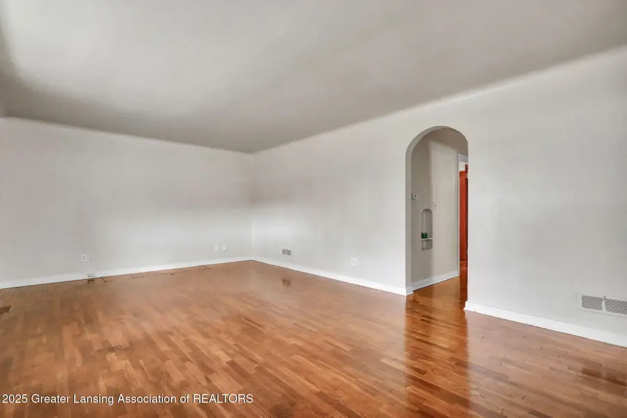 2009 Drexel Road, Lansing, MI 48915 - Image #2