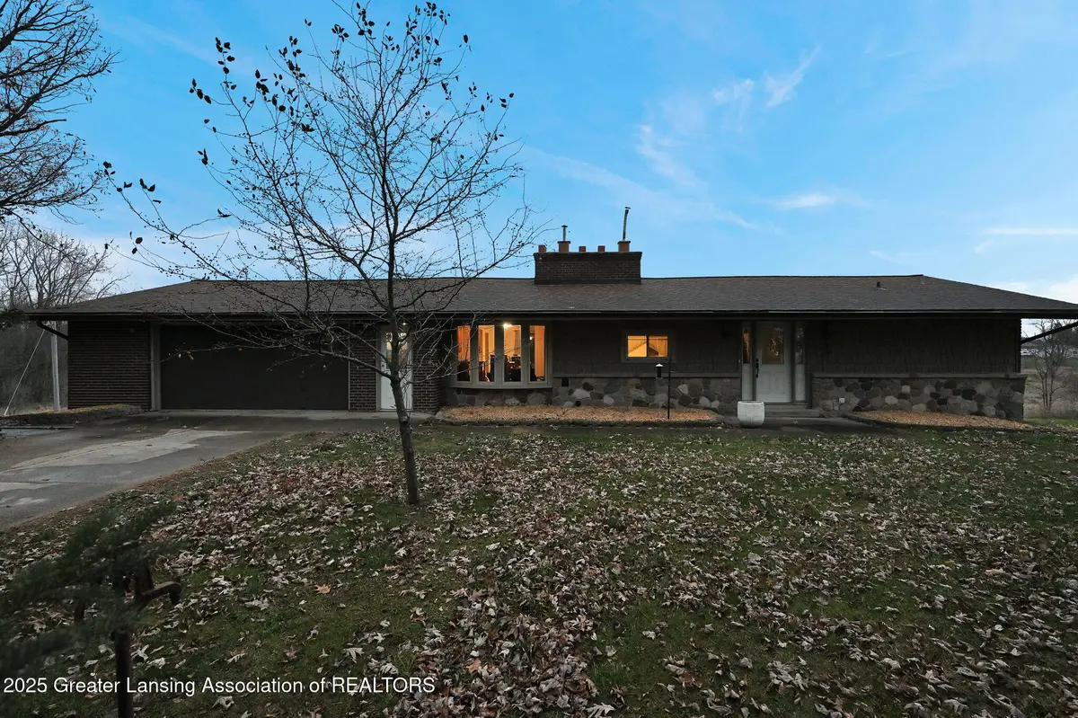 11191 W Chadwick Road, Eagle, MI 48822 - Image #1