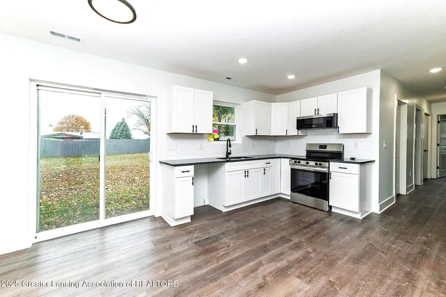 943 Union Street, Dansville, MI 48819 - Image #2