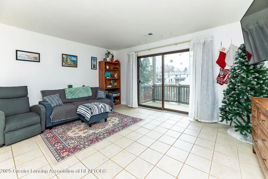 523 Bainbridge Drive #37, East Lansing, MI 48823 - Image #3